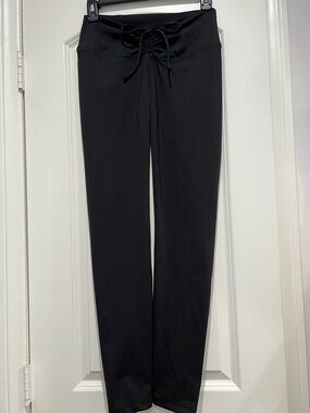 NWOT PINK Active Black Lace-Up Waist Leggings